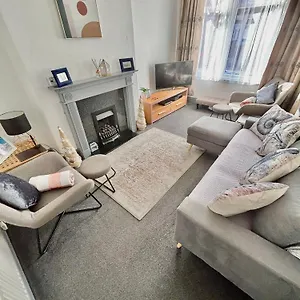 Entire In With Free Parking And A Private Patio Garden Blackpool