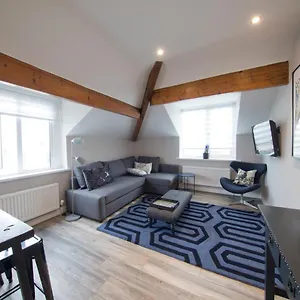 Blackbird Luxury 4 Blackpool